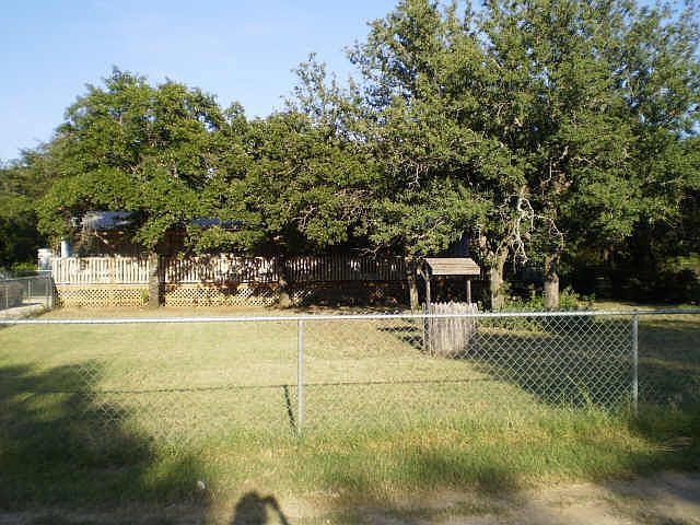 1st image of 817 Greenbriar Dr