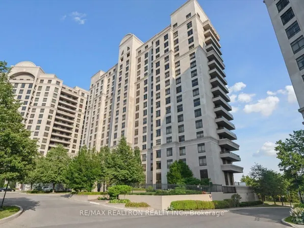 9225 Jane St, Vaughan, ON
