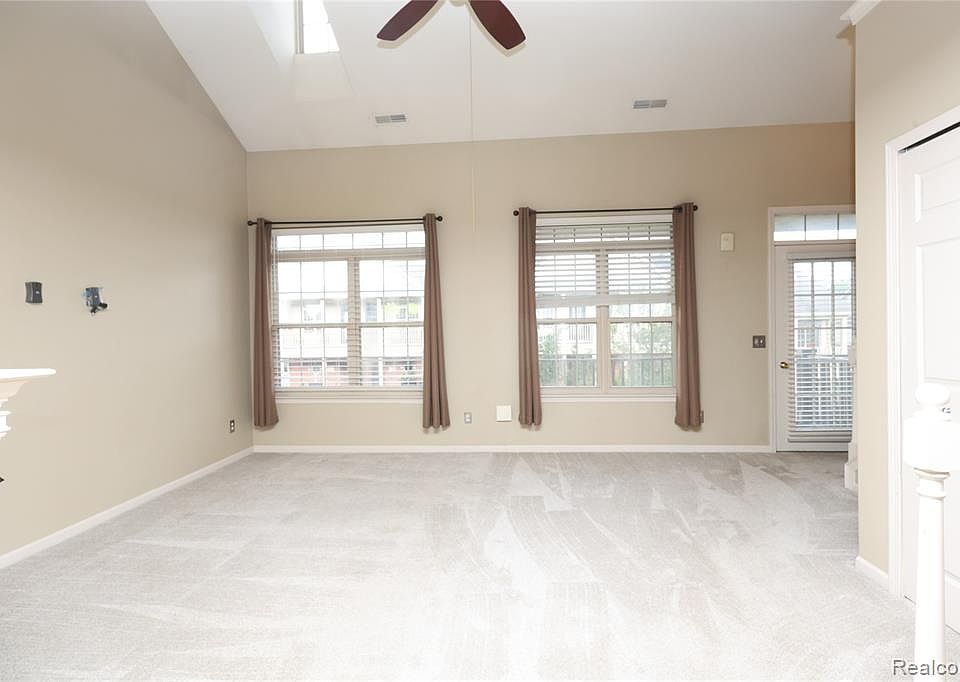 129 E Bay Dr, photo 6