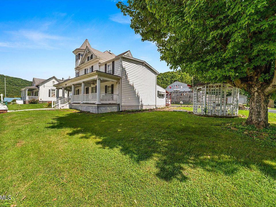 315 Spring St, Oliver Springs, TN 37840 MLS 1236941 Zillow