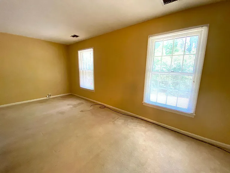 106 Strode Cir — Photo 7