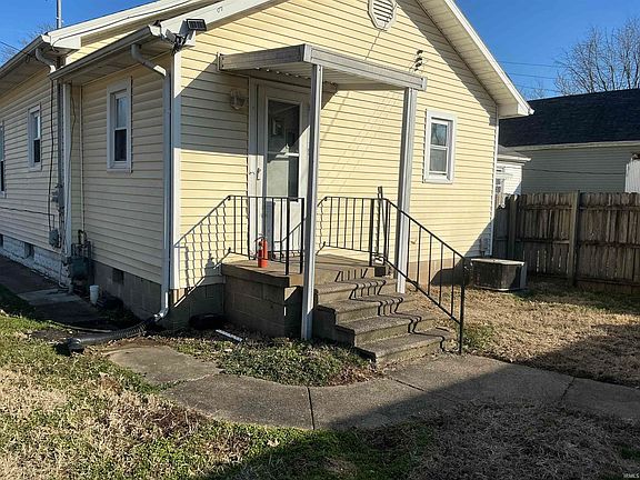 3rd image of 201 S Willow Rd