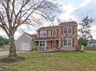 9 Banyon Dr, Blackwood, NJ 08012
