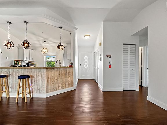 3rd image of 2138 SW Janette Avenue