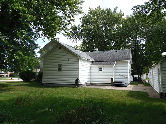 3rd image of 505 Marion Ave