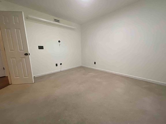3rd image of 421 Ivy Glen Dr #421