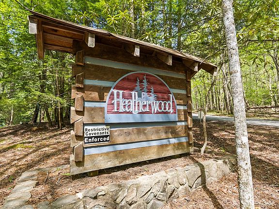 5th image of Chinkapin Dr