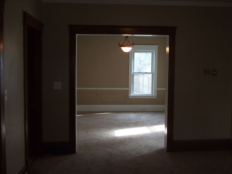 2nd image of 2089 W 87th St