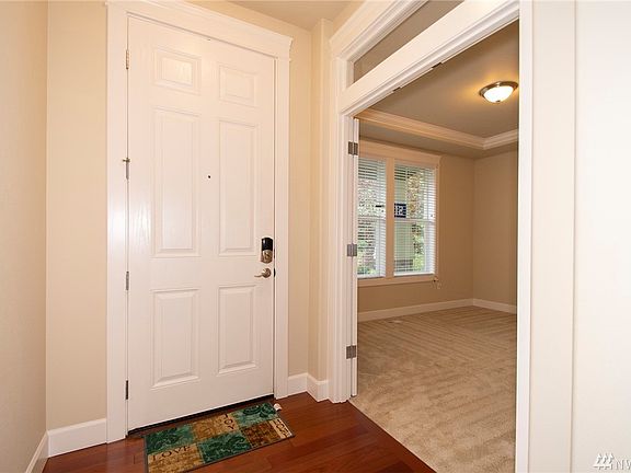 Keyless entry with hardwood floors and office/den or 5th bedrooom for ML
