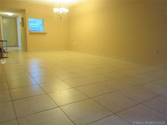 4th image of 16750 NE 10th Ave APT 106