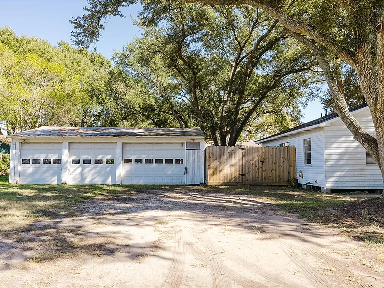 2518 Daugherty St — Photo 17