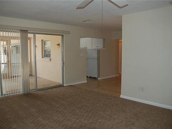 5th image of 209 Patricia Ave