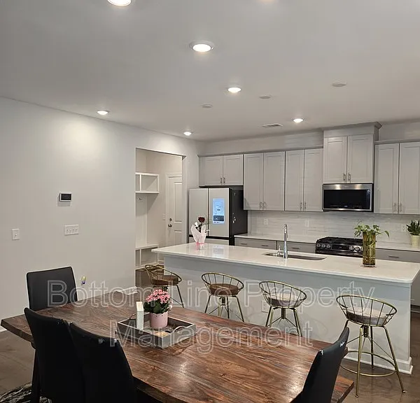 1221 Colgher St — Photo 12