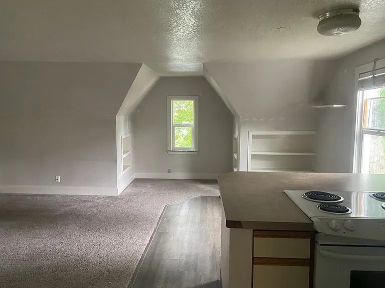 1008 SE 22nd Ave — Photo 4