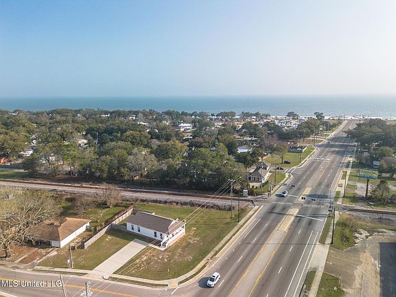 4th image of 306 Cowan Rd