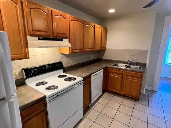 435 Highland Ave SW APT 4, Roanoke, VA 24016