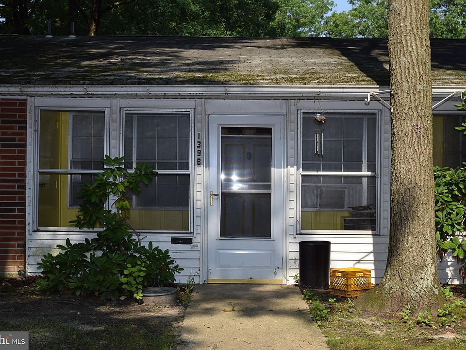 1st image of 139 Farrington Ct