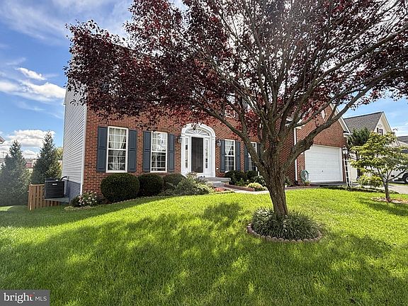 3rd image of 214 Stephens Run St