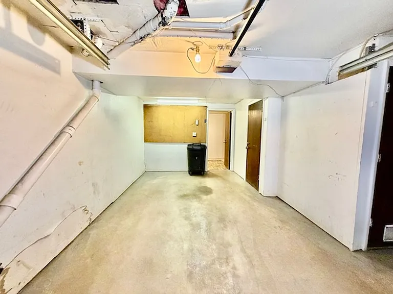 954 S Miller St — Photo 30