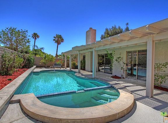 Pool & Patio