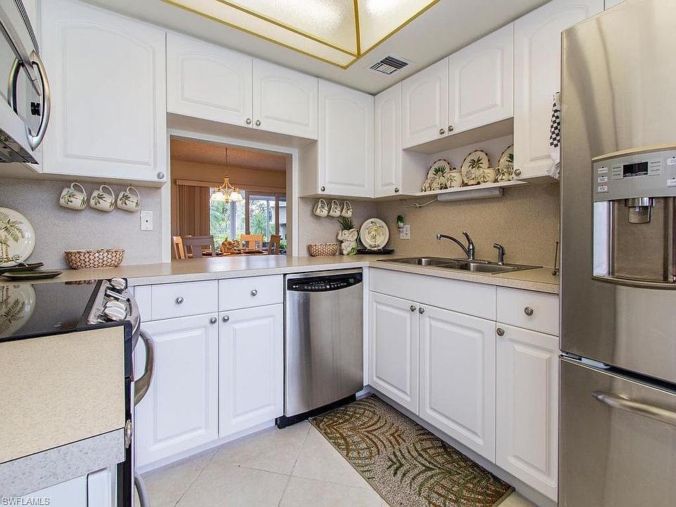 1st image of 318 Palm Dr #1