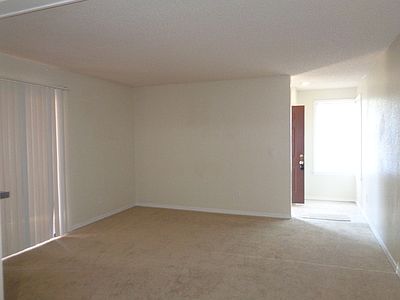 4th image of 2935 Antique Oaks Cir APT 61