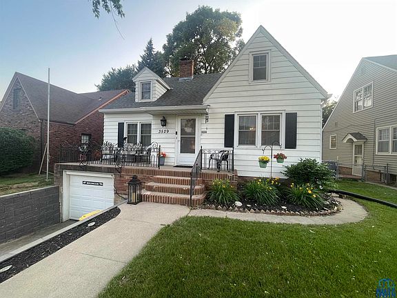2nd image of 3529 Nebraska St