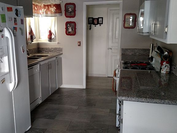 4th image of 3870 Ivyhill Ave