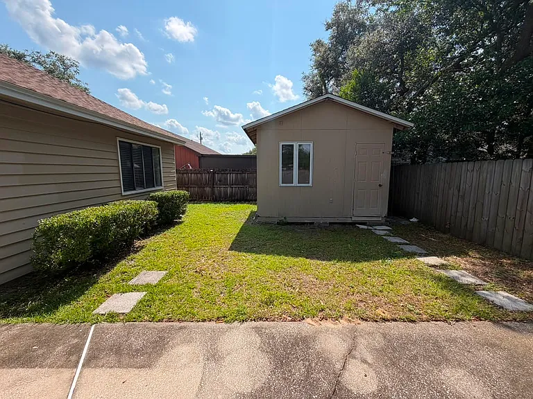 289 Honeysuckle Way — Photo 33