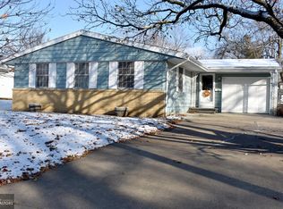805 S 10th St, Centerville, IA 52544