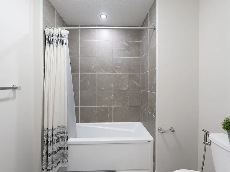 111 Cityside Ct NE — Photo 8