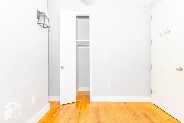 Rented by MySpaceNYC | media 9