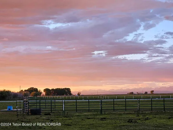 98 Farson 2nd Rd E, Farson, WY 82932