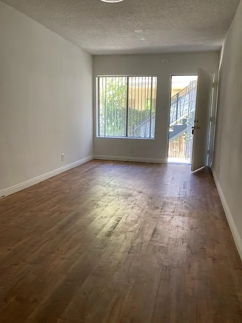 Studio, 250 sqft, $1,295 — Photo 2