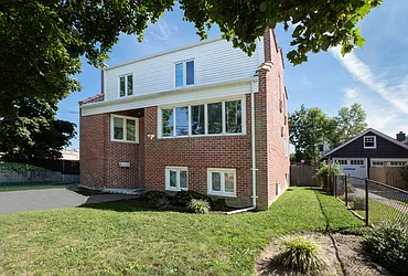 98 Reynolds Street
