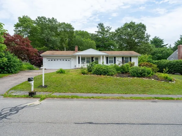 74 Huntington Rd, Plymouth, MA 02360