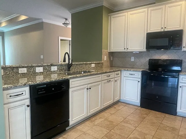 17725 Morehampton Ave — Photo 14