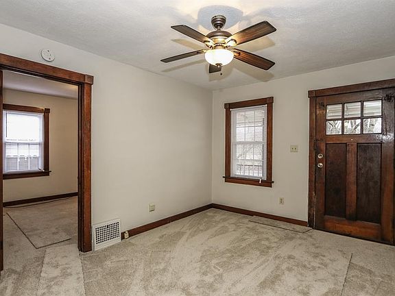 4th image of 2957 Berkley St