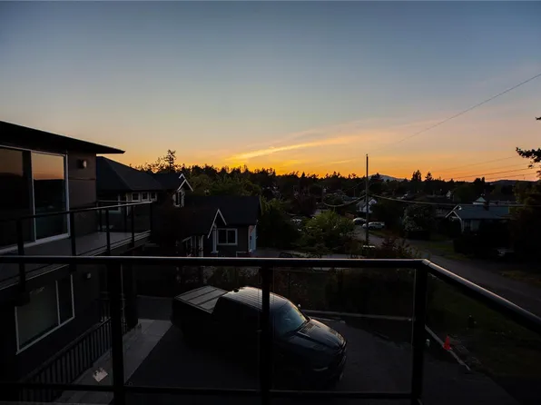 741 Snowdrop Ave, Saanich, BC V8Z 2N3
