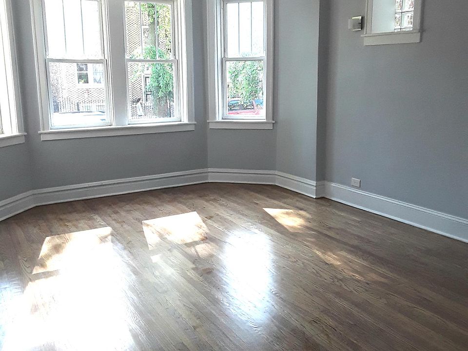 1st image of 920 N Hamlin Ave #2