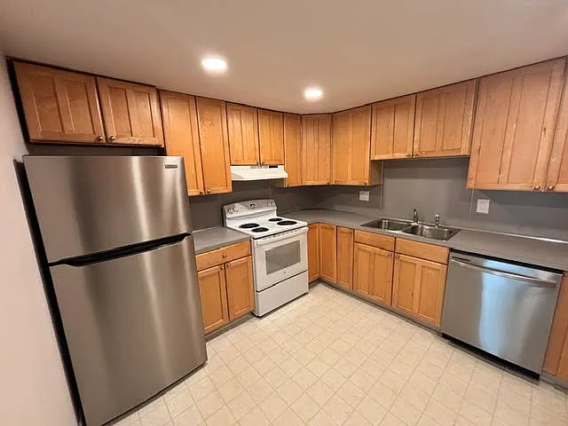 14007 Greenwood Ave N — Photo 12