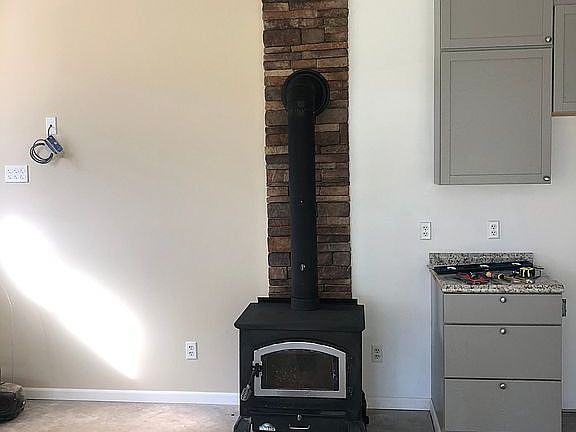 5th image of 2027 Cove Creek Dr