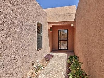 Private entry patio