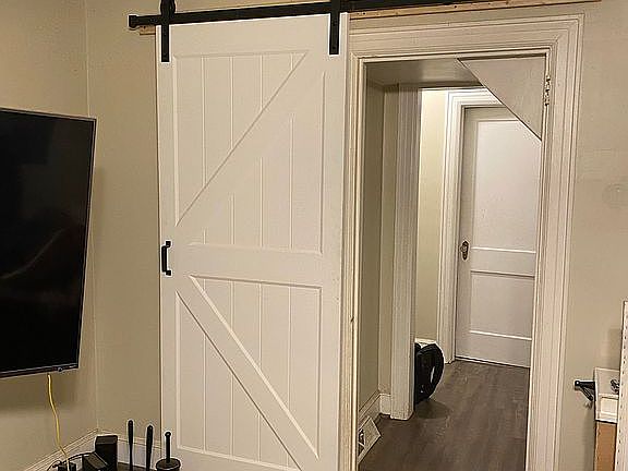 Entrance into the hallway 