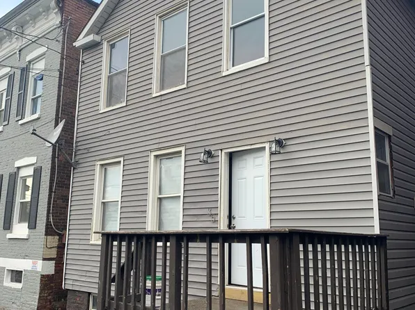 35 Tyler St, Troy, NY 12180