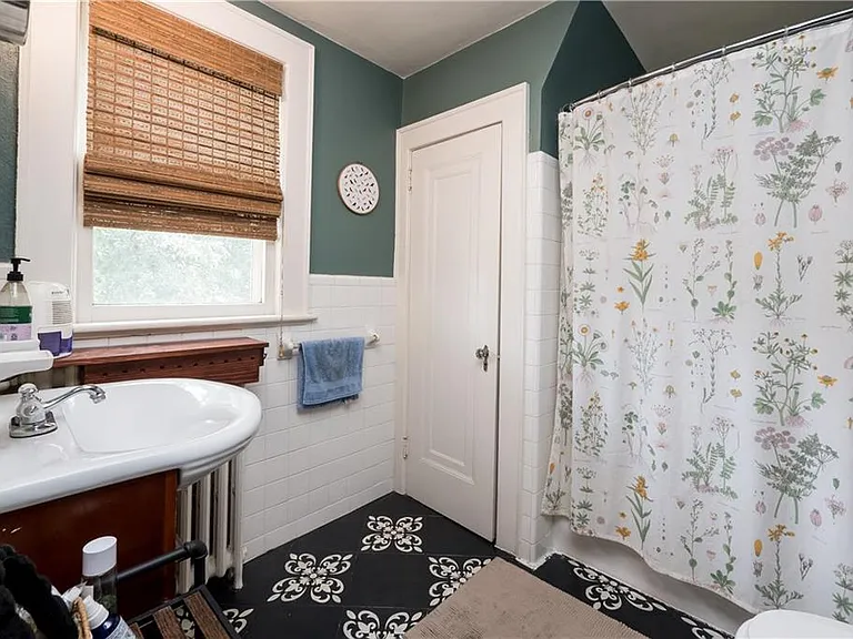 130 W Leicester Ave — Photo 20