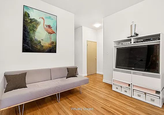 3rd image of 661 10th Ave APT 2A