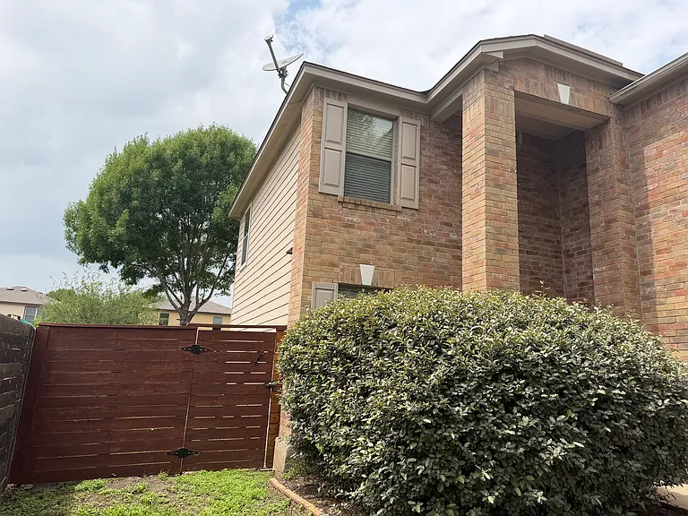 189 Retama — Photo 4