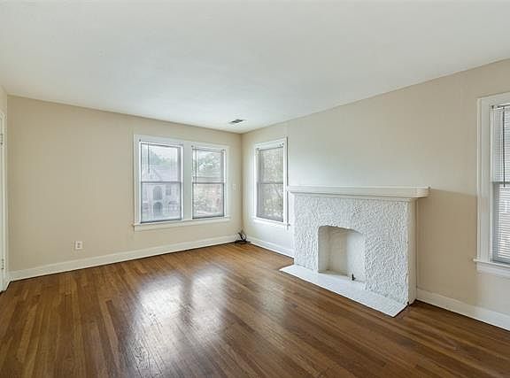 2nd image of 6005 Ross Ave #6007