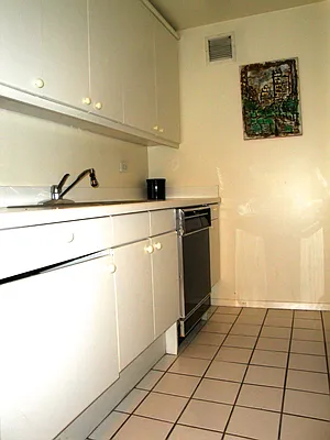 Rented by Corcoran | media 23